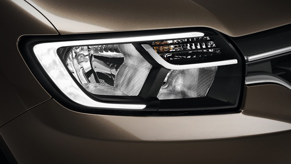 Renault Logan - front lights